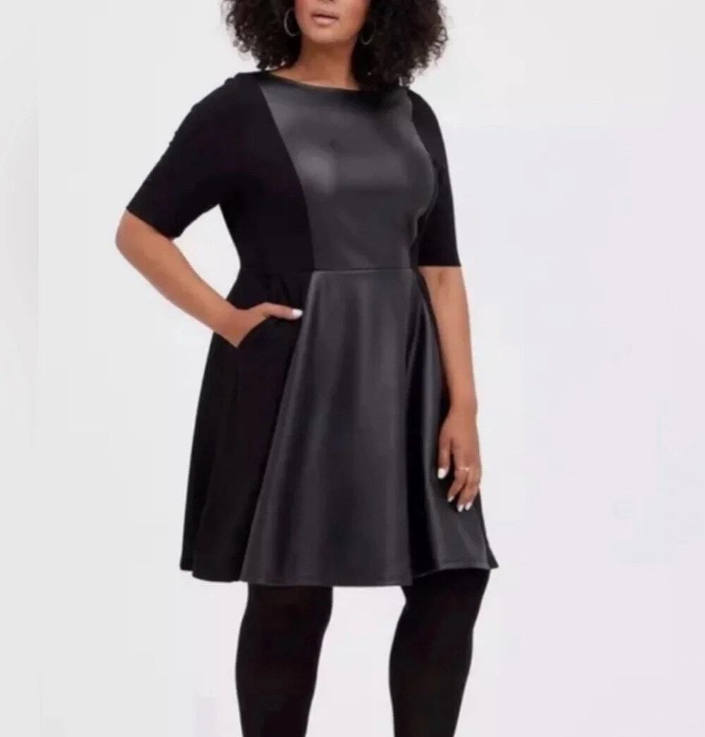 1X 14-16 Torrid black faux-leather panel fit-and-flare short-sleeve dress Mini